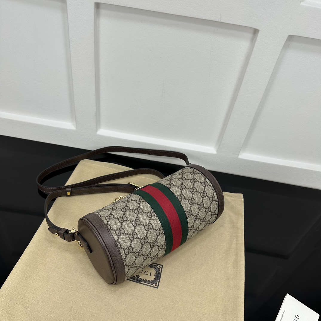 Gucci Round Bags